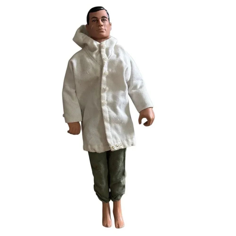 Vintage 1994 G.I. Joe 12” Action Figure White Parka C-023B